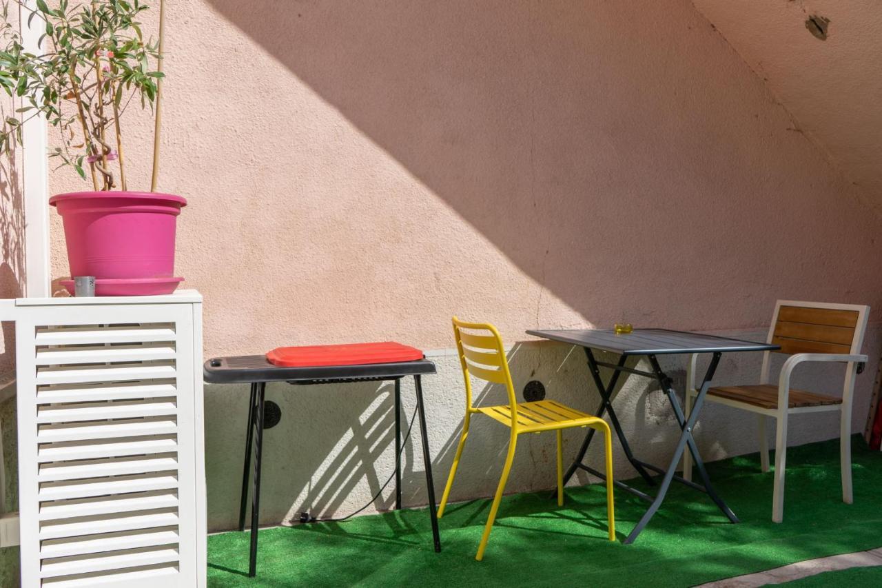 Le Petit Nid Des Chutes Lavies Hotel Marsilia Exterior foto